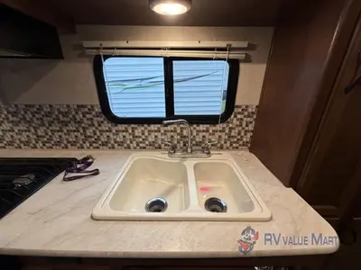 2015 Jayco Jay Feather Ultra Lite photo 15