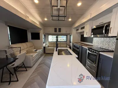2025 Prime Time RV Crusader photo 9