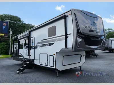 New 2025 Coachmen RV Brookstone 318RLL