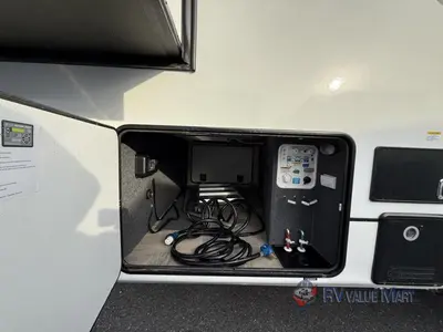 2025 Coachmen RV Brookstone photo 7