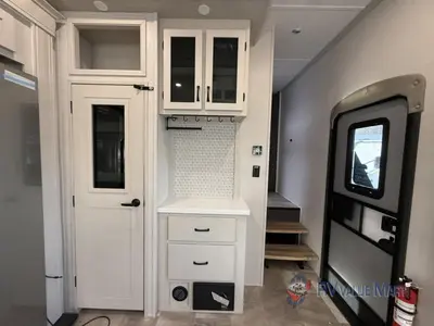 2025 Coachmen RV Brookstone photo 19