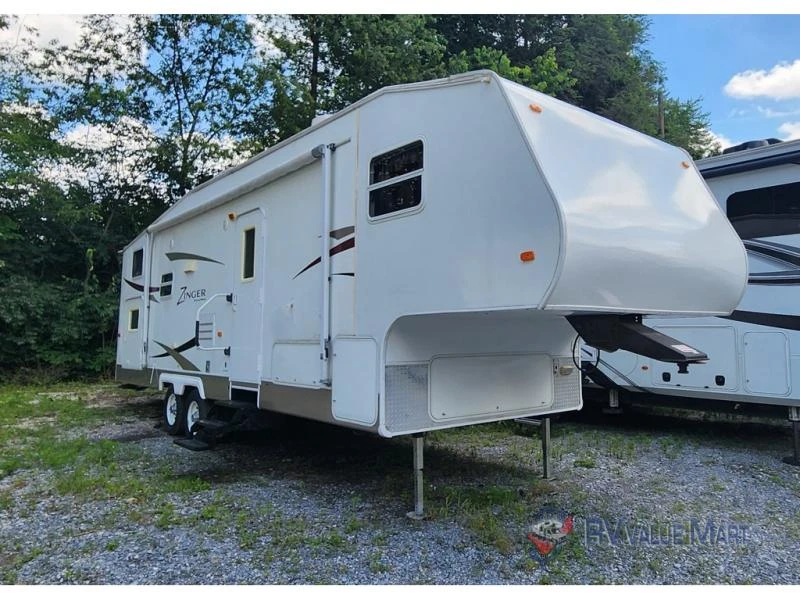 2008 CrossRoads RV Zinger exterior