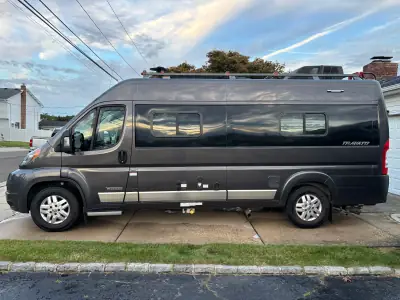 2018 WINNEBAGO TRAVATO photo 2