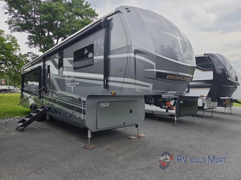 2026 Heartland Bighorn exterior