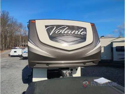2018 CrossRoads RV Volante photo 2