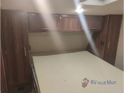 2018 CrossRoads RV Volante photo 15