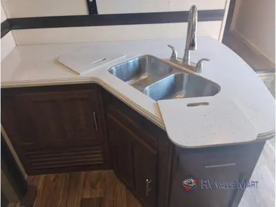2018 CrossRoads RV Volante photo 21