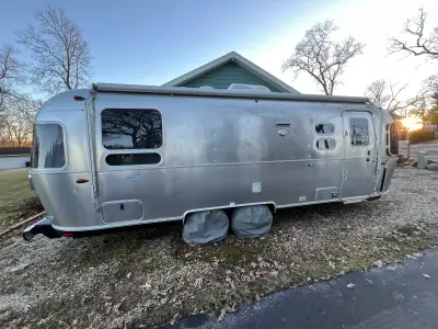 2019 AIRSTREAM FLYING CLOUD photo 2
