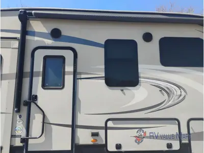 2017 Keystone RV Cougar photo 16