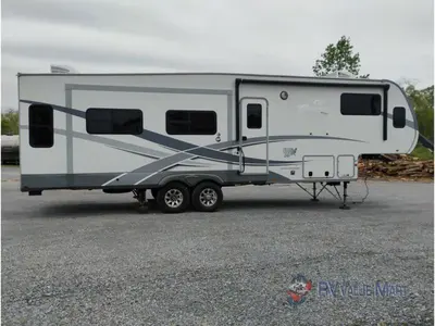 2021 Highland Ridge RV Roamer photo 9