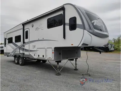 2021 Highland Ridge RV Roamer photo 2