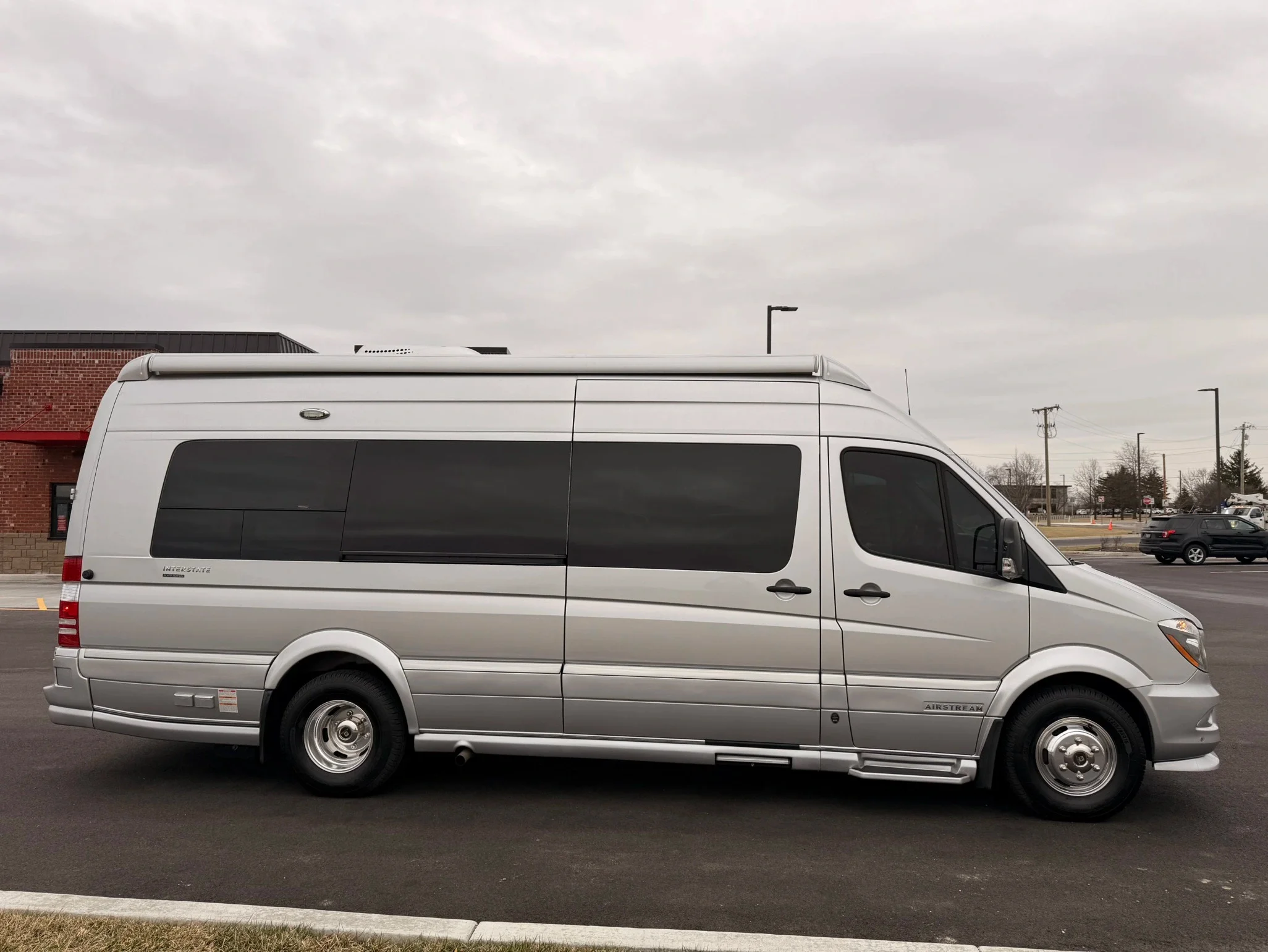 2019 AIRSTREAM INTERSTATE exterior