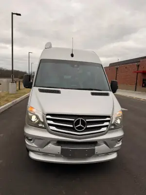 2019 AIRSTREAM INTERSTATE photo 4