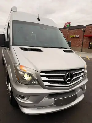 2019 AIRSTREAM INTERSTATE photo 3