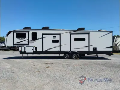 2024 Shasta RVs Phoenix photo 5