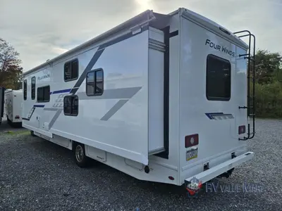 2026 Thor Motor Coach Four Winds photo 3