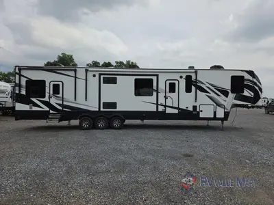 2022 Dutchmen RV Voltage photo 9
