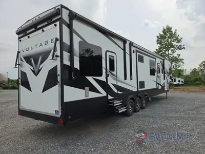 2022 Dutchmen RV Voltage photo 8