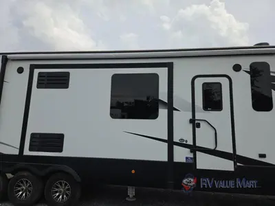 2022 Dutchmen RV Voltage photo 17