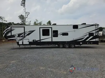 2022 Dutchmen RV Voltage photo 5