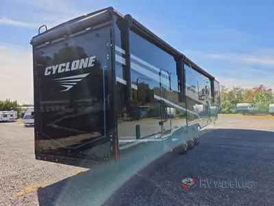 2026 Heartland Cyclone photo 8
