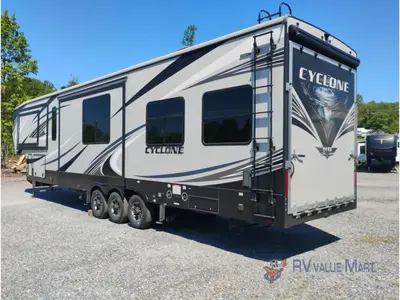 2020 Heartland Cyclone photo 6