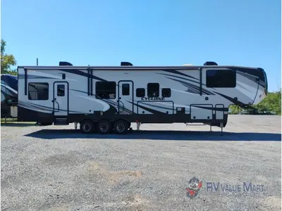 2020 Heartland Cyclone photo 9