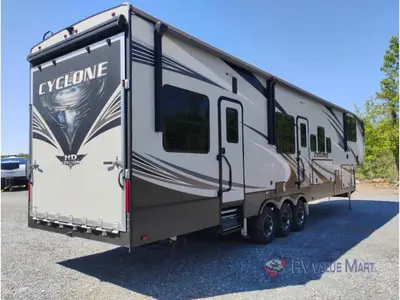 2020 Heartland Cyclone photo 8