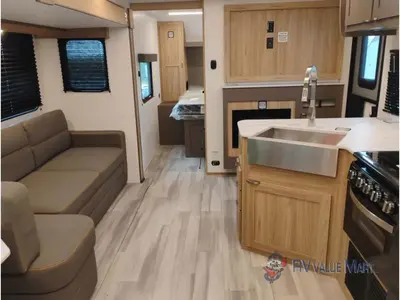 2025 Cruiser Avenir photo 17
