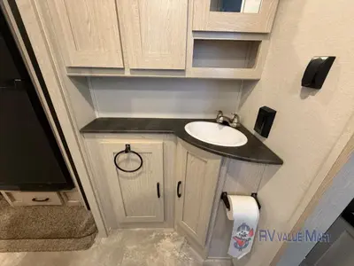 2021 Coachmen RV Apex Ultra-Lite photo 17