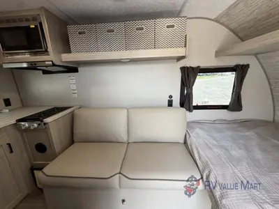 2025 Coachmen RV Catalina Summit Series 7 photo 16