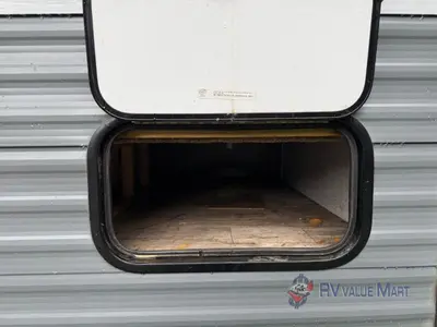 2018 Gulf Stream RV Kingsport Ultra Lite photo 5