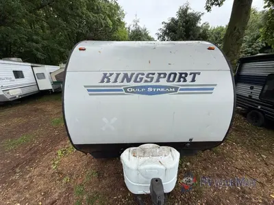 2018 Gulf Stream RV Kingsport Ultra Lite photo 2