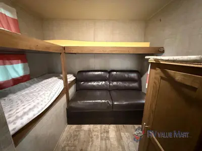 2018 Gulf Stream RV Kingsport Ultra Lite photo 17
