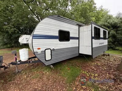 2018 Gulf Stream RV Kingsport Ultra Lite photo 3