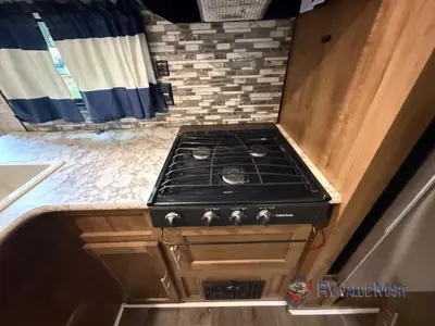 2018 Gulf Stream RV Kingsport Ultra Lite photo 14