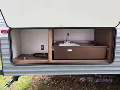 2018 Gulf Stream RV Kingsport Ultra Lite photo 6