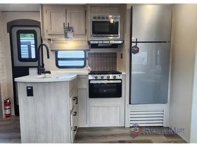 2026 Coachmen RV Catalina Legacy Edition photo 13