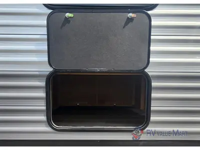 2026 Coachmen RV Catalina Legacy Edition photo 8