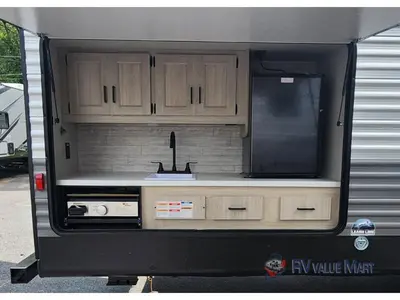 2026 Coachmen RV Catalina Legacy Edition photo 11