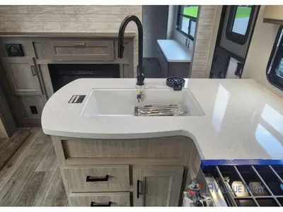 2026 Coachmen RV Catalina Legacy Edition photo 14