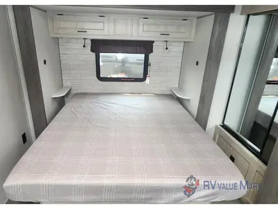 2026 Coachmen RV Catalina Legacy Edition photo 33