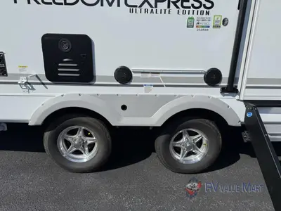 2026 Coachmen RV Freedom Express Ultra Lite photo 6