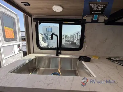 2026 Coachmen RV Freedom Express Ultra Lite photo 16
