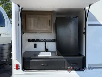 2026 Coachmen RV Freedom Express Ultra Lite photo 8