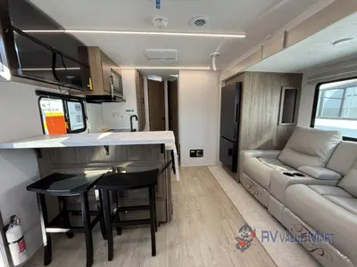 2026 Coachmen RV Freedom Express Ultra Lite photo 9