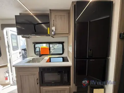 2026 Coachmen RV Freedom Express Select photo 7
