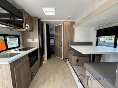 2026 Coachmen RV Freedom Express Select photo 12