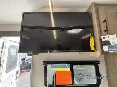 2026 Coachmen RV Freedom Express Select photo 8