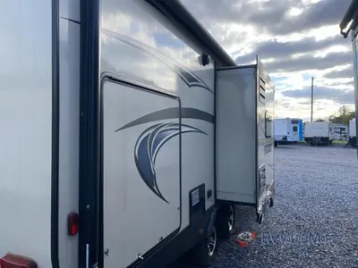 2017 Keystone RV Premier Ultra Lite photo 5